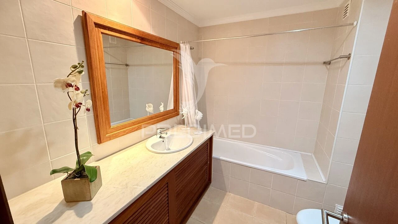 Apartamento T1 para Venda em Guia Foto 22