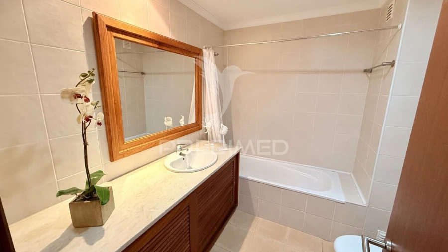 Apartamento T1 para Venda em Guia Foto 22