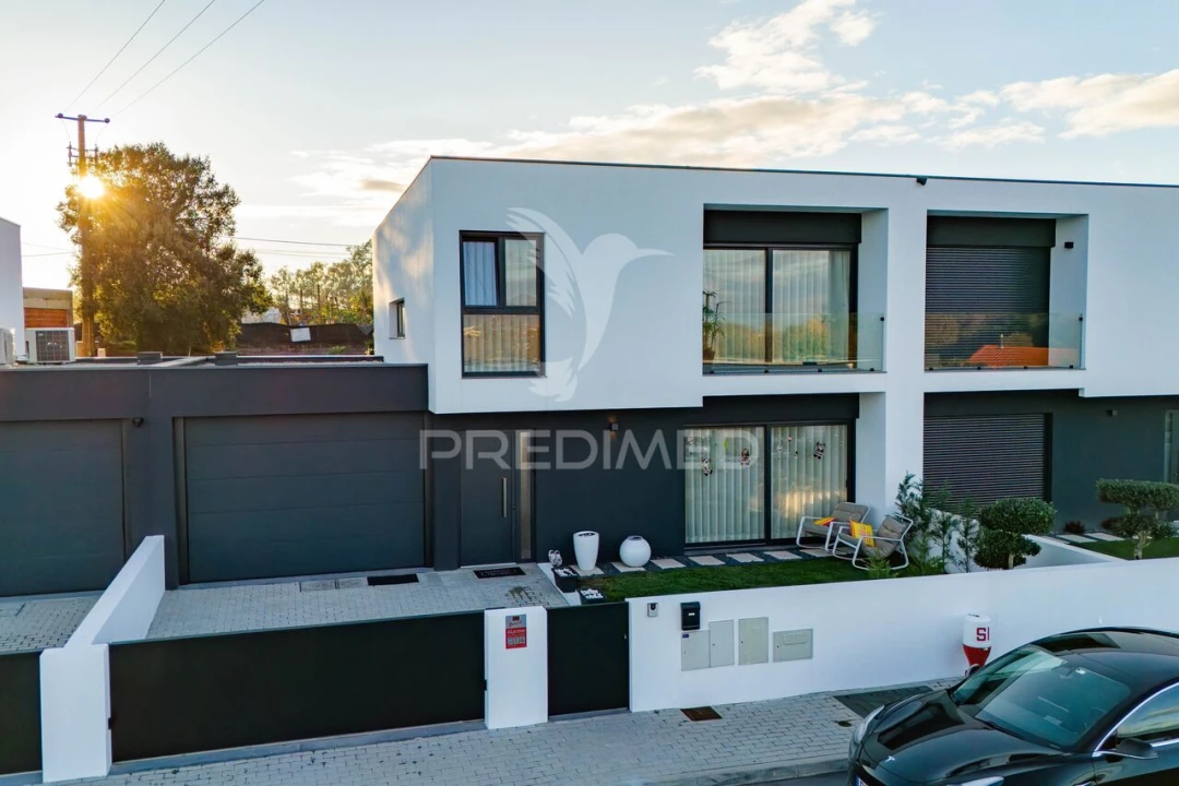 Moradia T3 para Venda em Turiz Foto 16