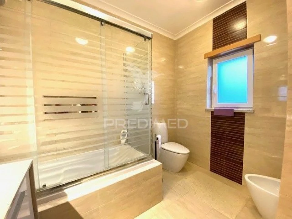 Moradia T4 para Venda em Santa Iria de Azoia, São João da Talha e Bobadela Foto 8