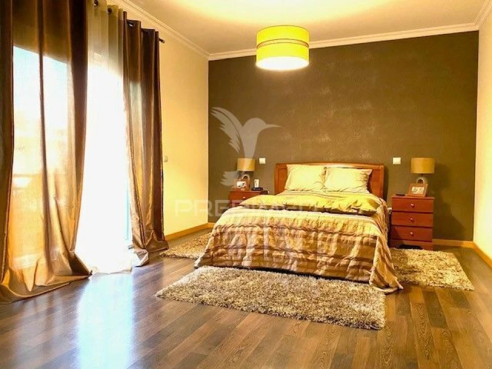 Moradia T4 para Venda em Santa Iria de Azoia, São João da Talha e Bobadela Foto 4