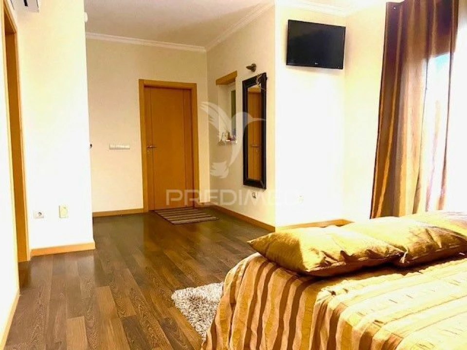 Moradia T4 para Venda em Santa Iria de Azoia, São João da Talha e Bobadela Foto 11