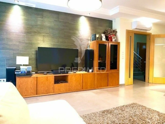 Moradia T4 para Venda em Santa Iria de Azoia, São João da Talha e Bobadela Foto 2