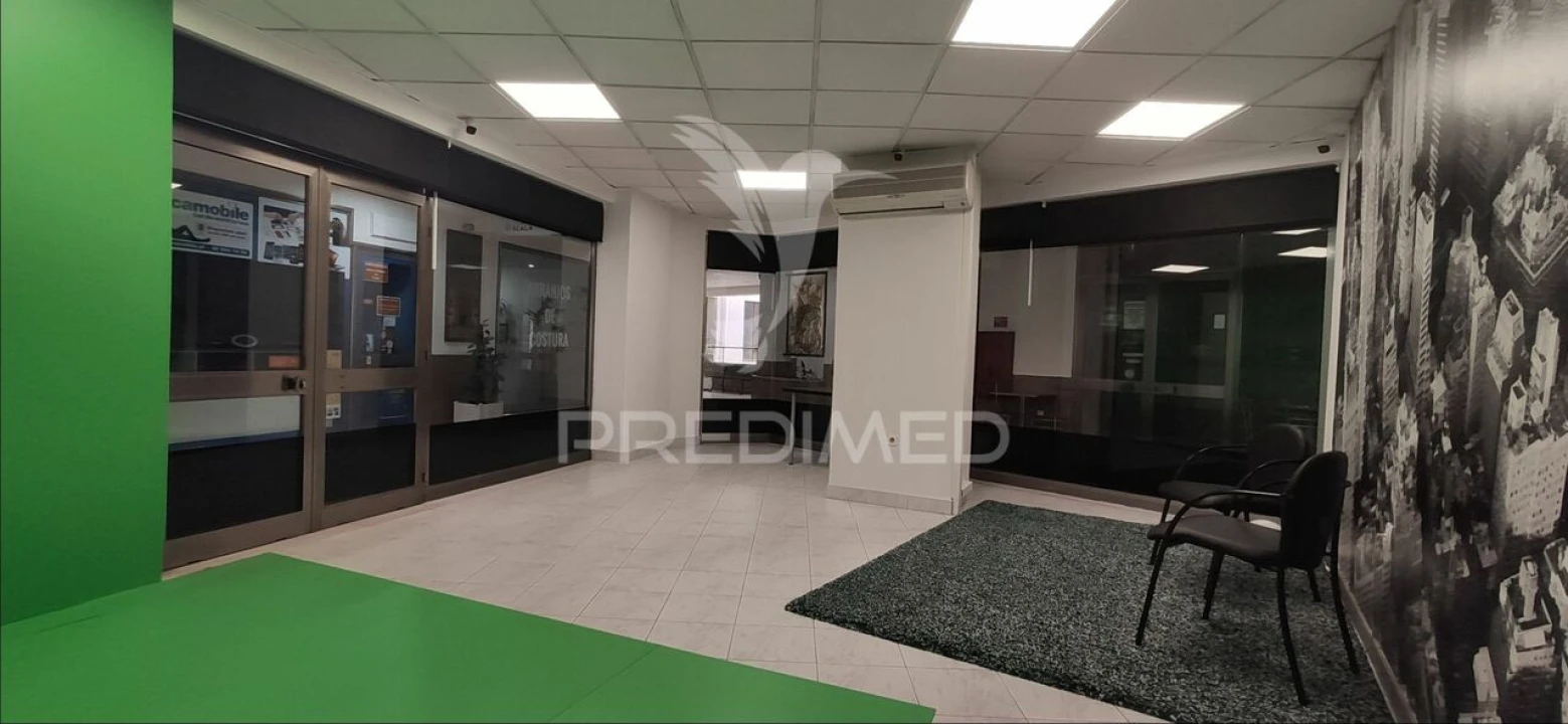 Loja para Venda em Alverca do Ribatejo e Sobralinho Foto 2