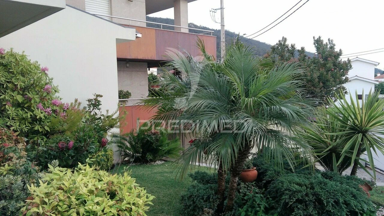 Moradia T4 para Venda em Carreço Foto 4