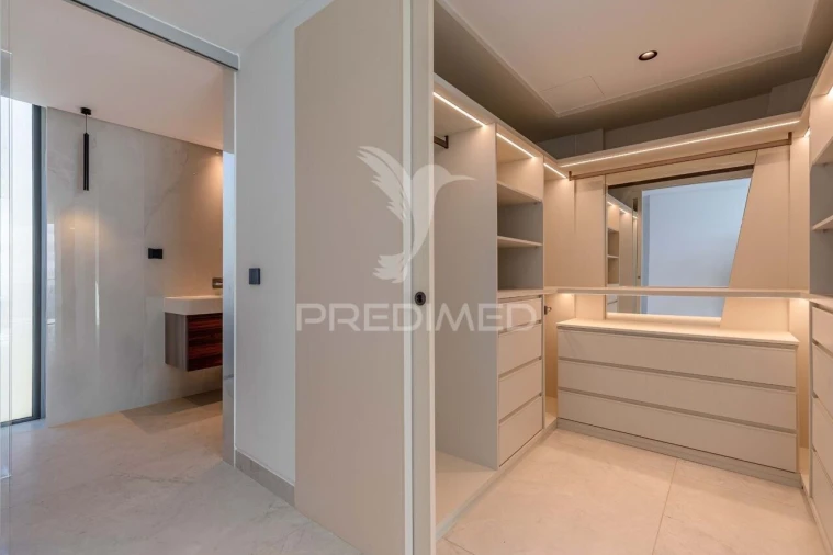 Moradia T4 para Venda em Funchal (Santa Maria Maior) Foto 18