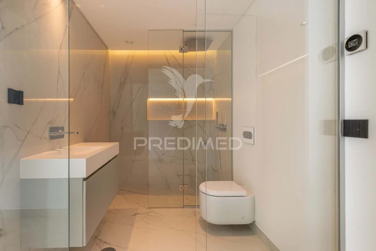 Moradia T4 para Venda em Funchal (Santa Maria Maior) Foto 13