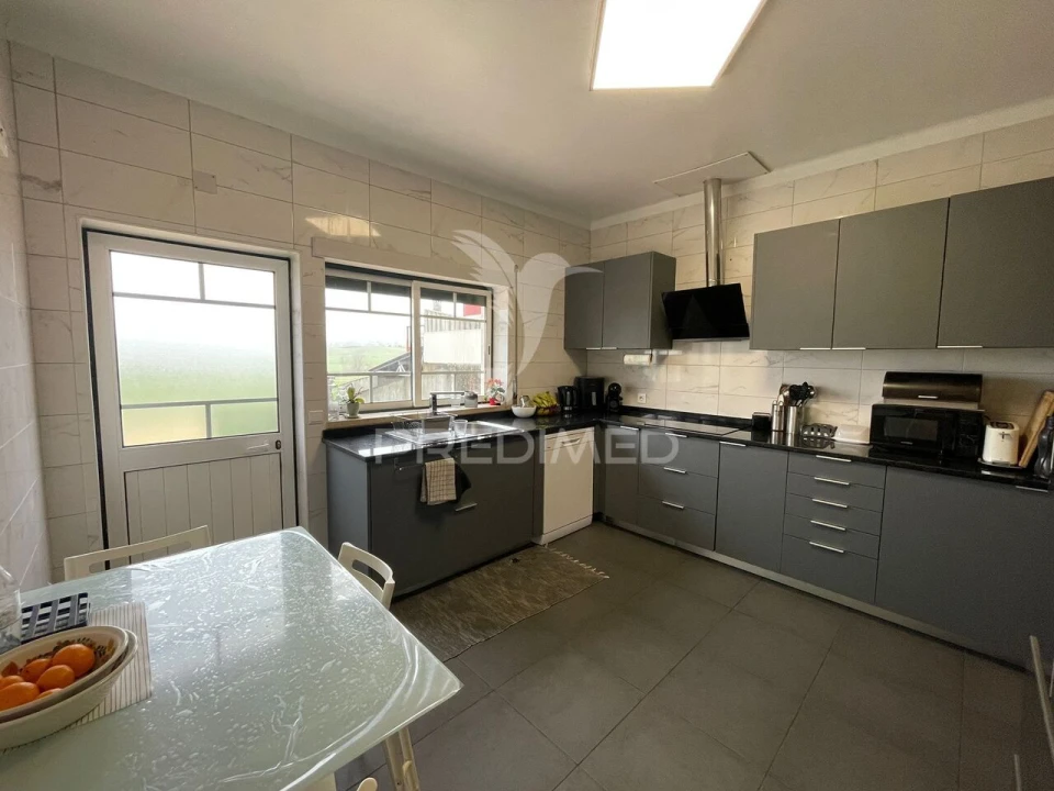 Moradia T4 para Venda em Asseiceira Foto 3