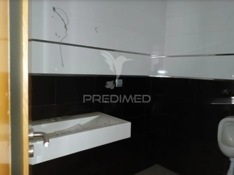 Armazém para Venda em Valongo do Vouga Foto 5