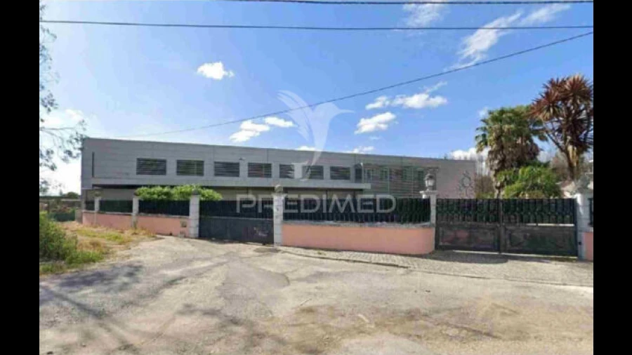 Armazém para Venda em Valongo do Vouga
