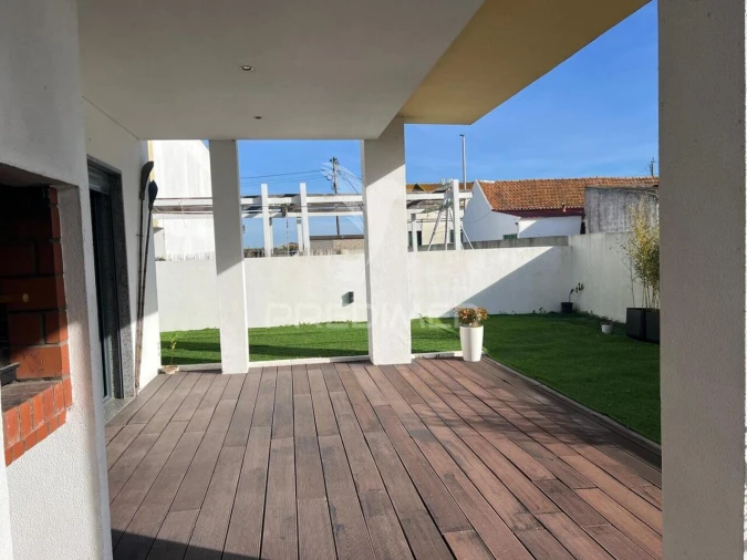 Moradia T4 para Venda em Santo Antonio da Charneca Foto 24