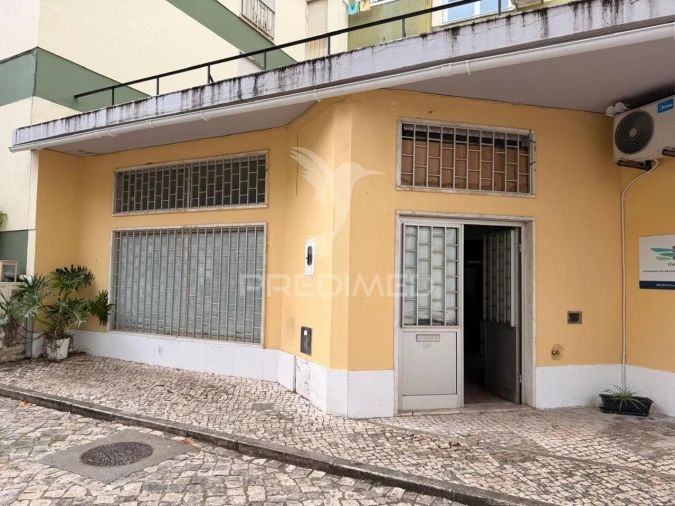 Loja para Venda em União das Freguesias de Setúbal