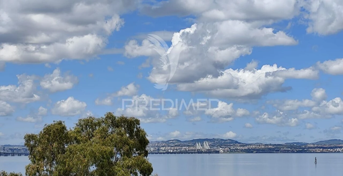 Apartamento T4 para Venda em Alcochete Foto 2