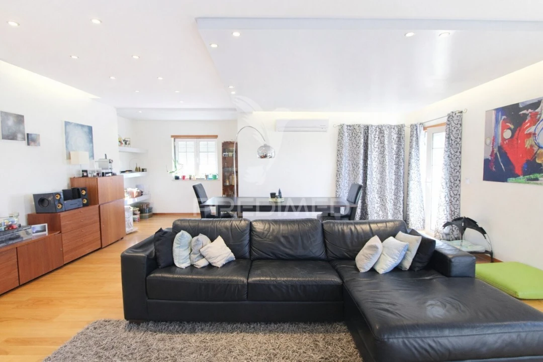 Apartamento T4 para Venda em Alcochete Foto 7