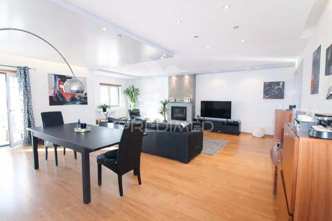 Apartamento T4 para Venda em Alcochete Foto 6