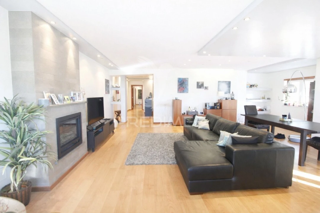 Apartamento T4 para Venda em Alcochete Foto 4