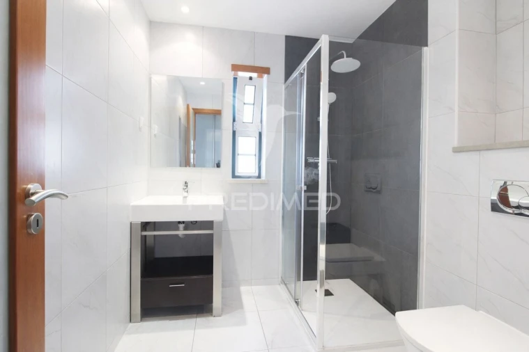 Apartamento T4 para Venda em Alcochete Foto 21