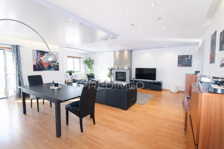 Apartamento T4 para Venda em Alcochete Foto 6