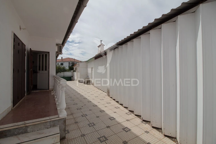 Moradia T4 para Venda em Vimieiro Foto 3