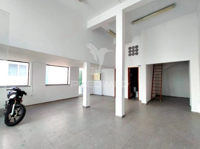 Loja para Venda em Alvor Foto 6