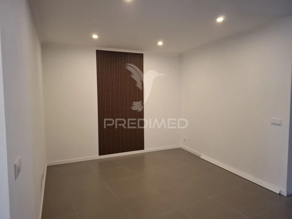 Moradia T2 para Venda em Ribeirinha Foto 4