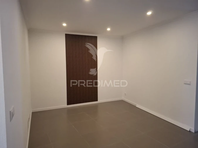 Moradia T2 para Venda em Ribeirinha Foto 4