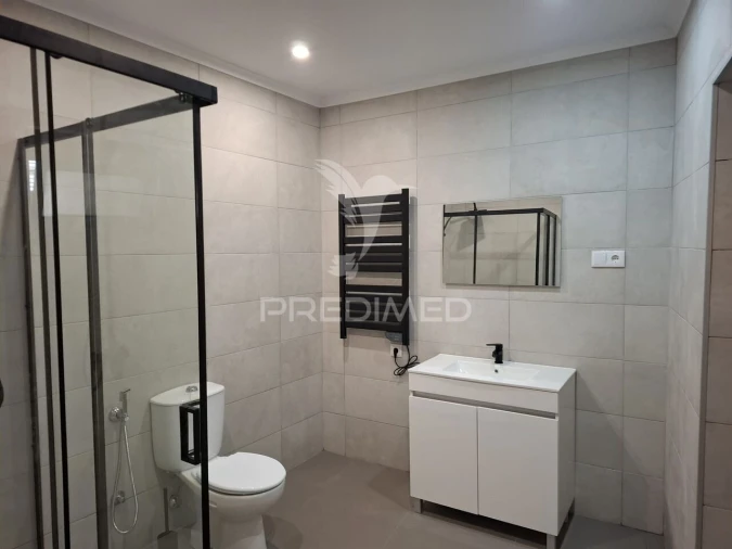 Moradia T2 para Venda em Ribeirinha Foto 11