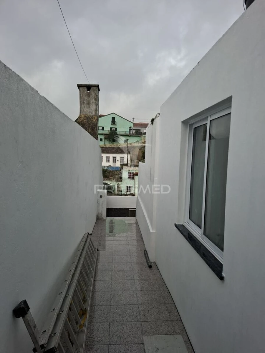 Moradia T2 para Venda em Ribeirinha Foto 13