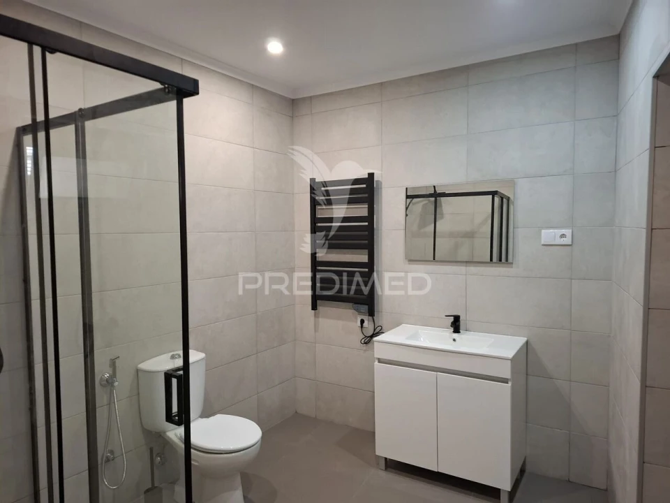 Moradia T2 para Venda em Ribeirinha Foto 11