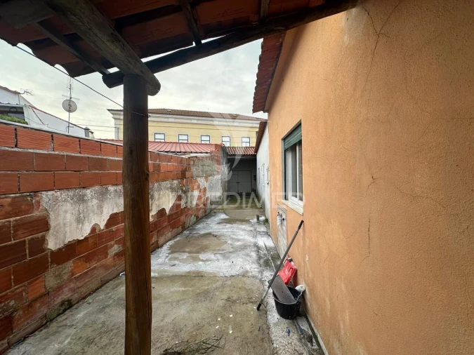 Moradia T3 para Venda em Alcanhões Foto 3