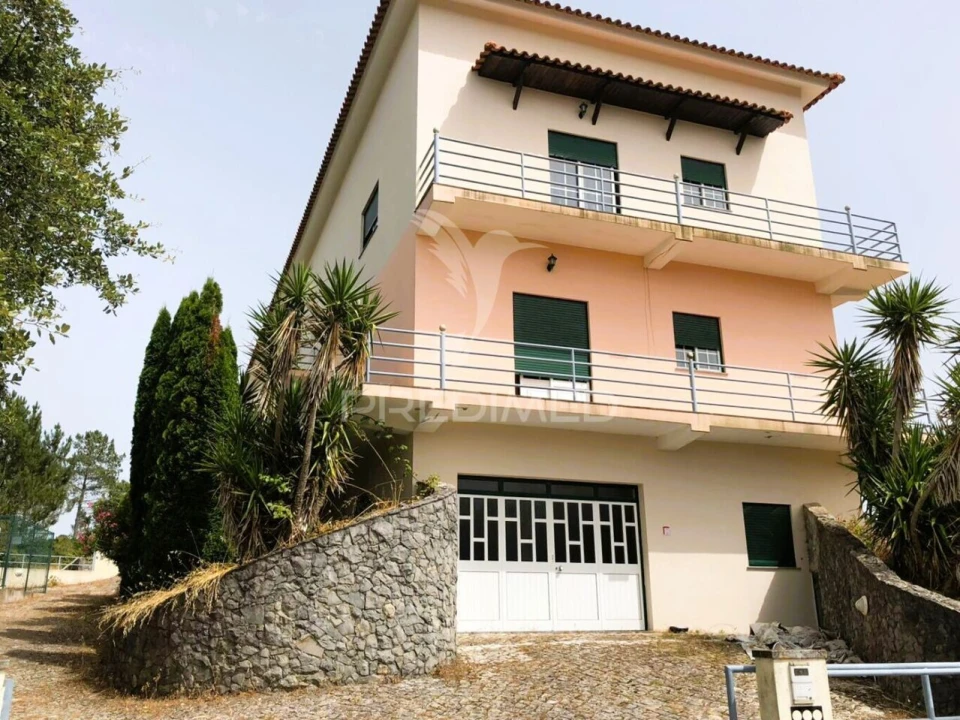 Prédio para Venda em Alqueidão da Serra Foto 3