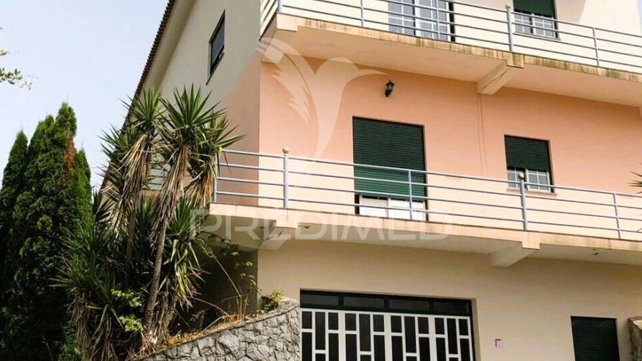 Prédio para Venda em Alqueidão da Serra