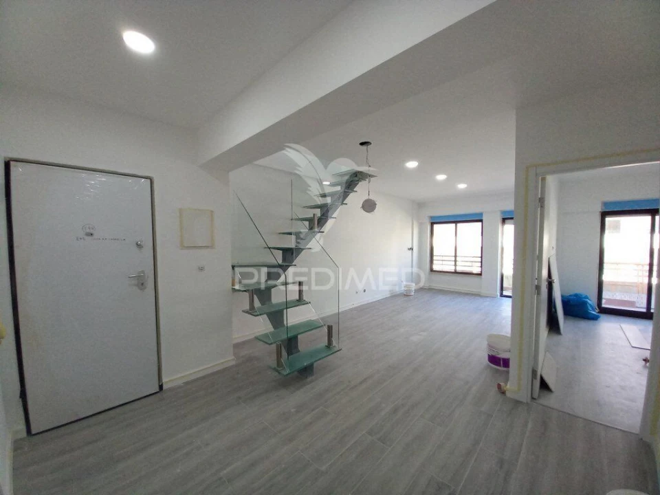 Apartamento T4 para Venda em Costa da Caparica Foto 10