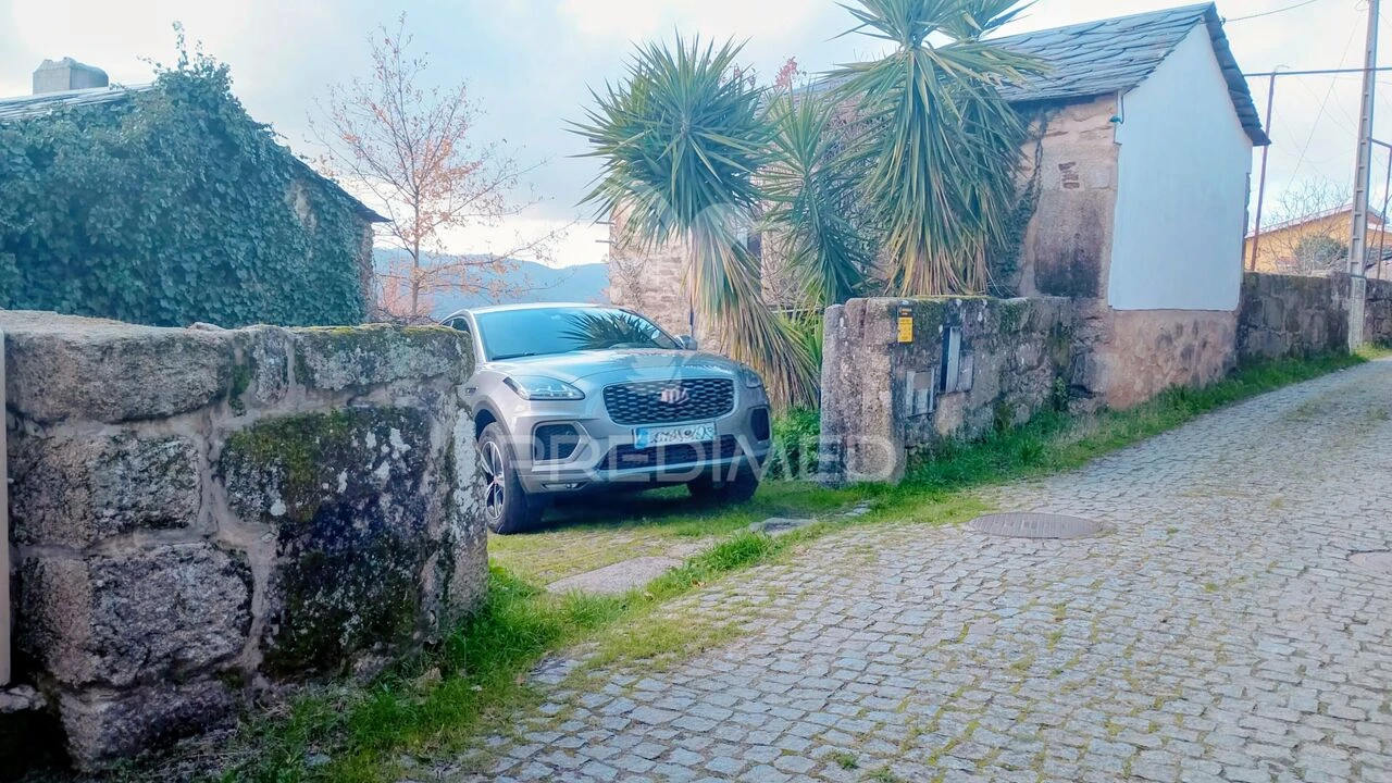 Moradia T3 para Venda em Alvarenga Foto 2