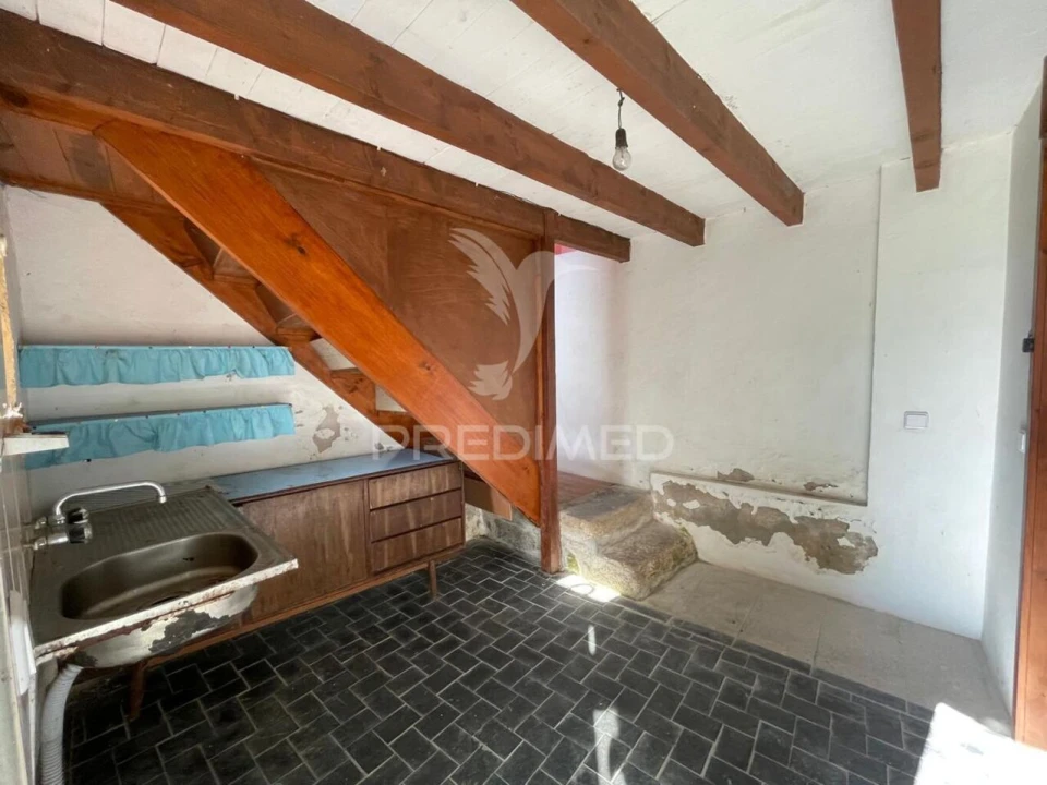 Moradia T3 para Venda em Alvarenga Foto 10