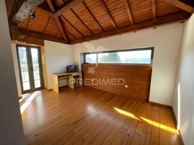 Moradia T3 para Venda em Alvarenga Foto 4