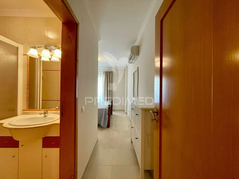 Apartamento T2 para Venda em Portimão Foto 13