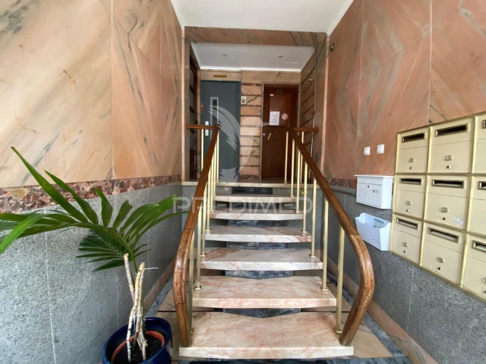 Apartamento T2 para Venda em São Domingos de Benfica Foto 13