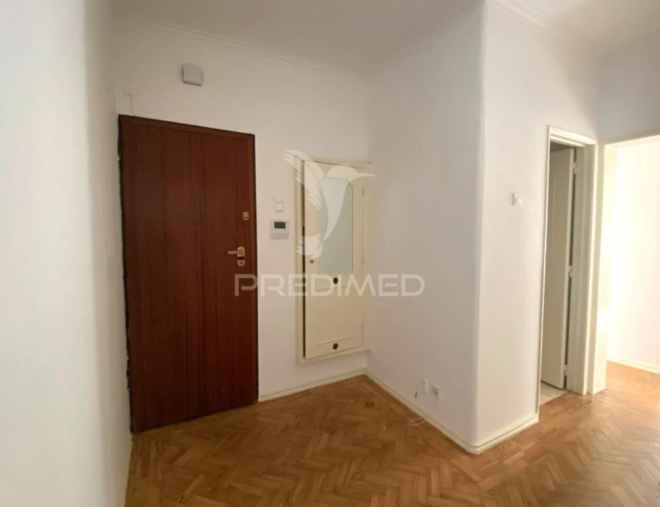 Apartamento T2 para Venda em São Domingos de Benfica Foto 6