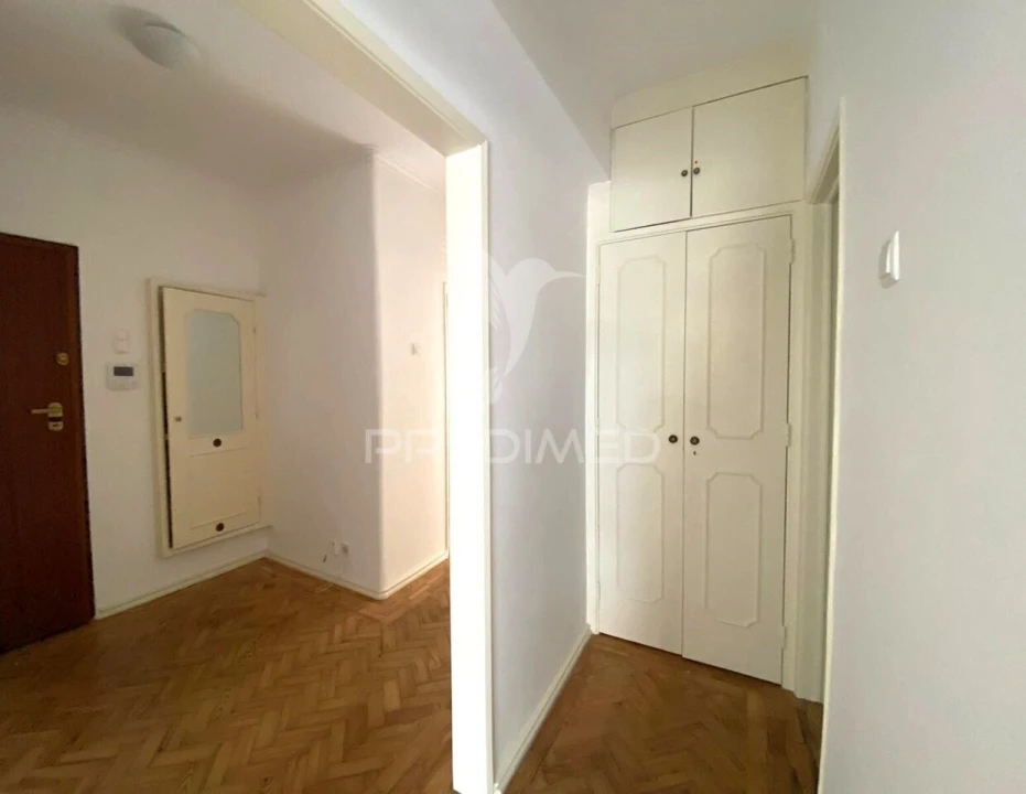 Apartamento T2 para Venda em São Domingos de Benfica Foto 7