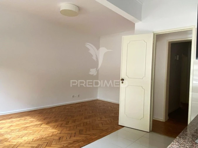 Apartamento T2 para Venda em São Domingos de Benfica Foto 4