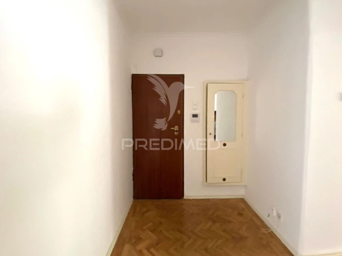 Apartamento T2 para Venda em São Domingos de Benfica Foto 5