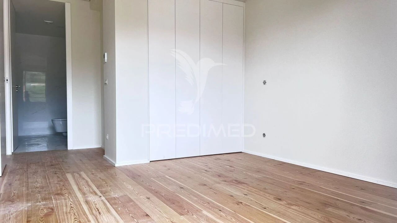 Apartamento T2 para Venda em Creixomil Foto 8