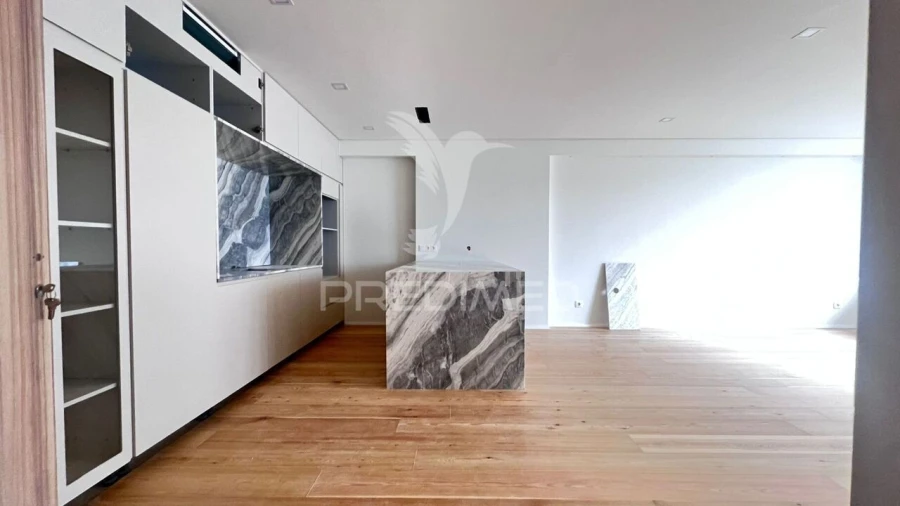 Apartamento T2 para Venda em Creixomil Foto 2