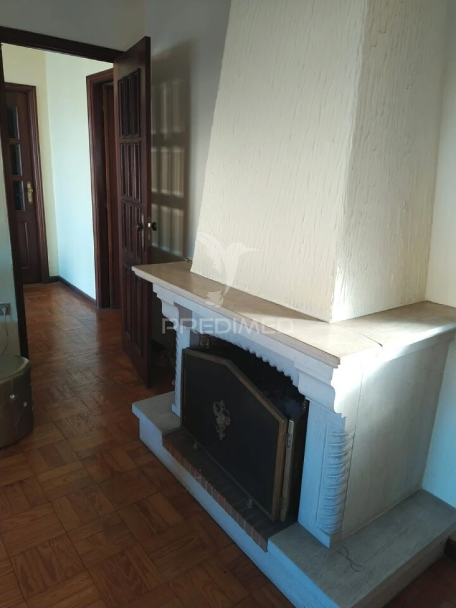 Prédio para Venda em Vila de Cucujães Foto 6