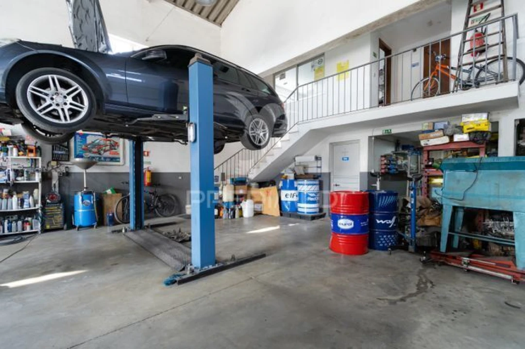 Armazém para Venda em Fernao Ferro Foto 8