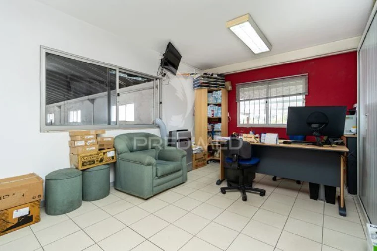 Armazém para Venda em Fernao Ferro Foto 17