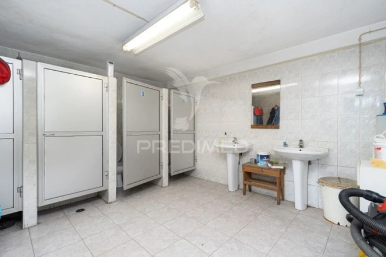 Armazém para Venda em Fernao Ferro Foto 9