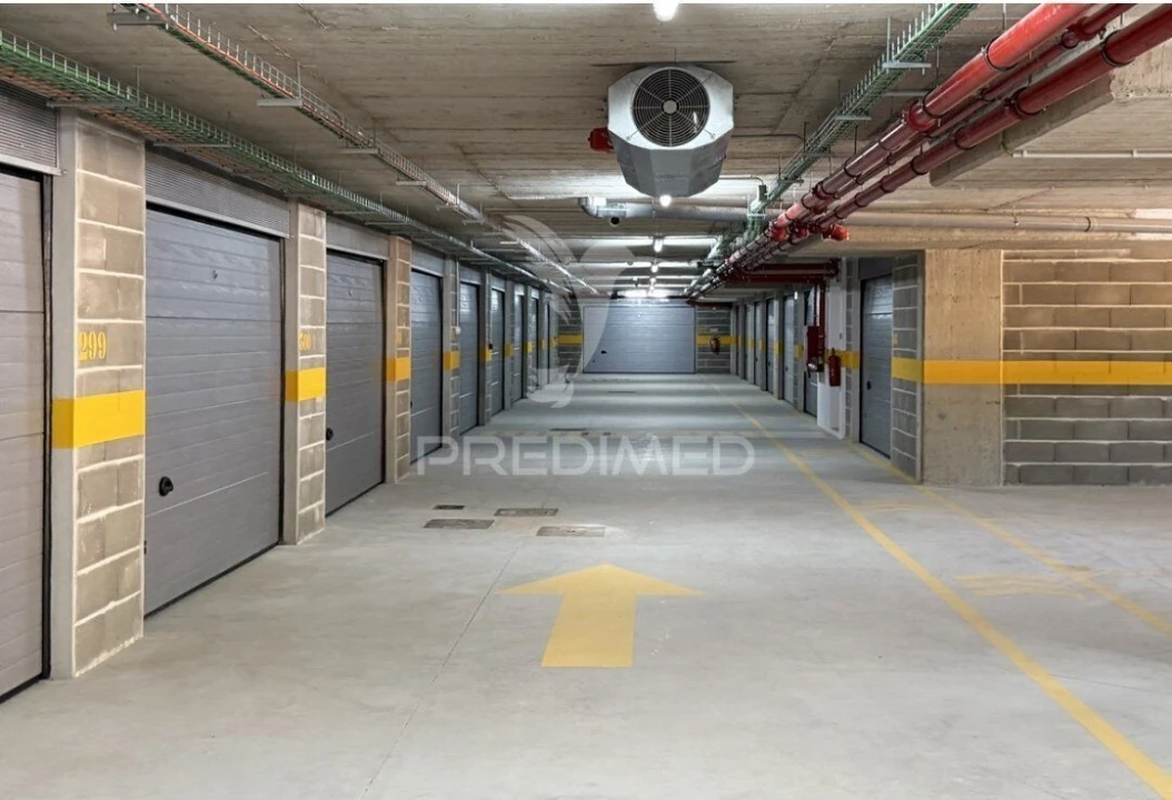 Garagem para Venda em Portimão Foto 4