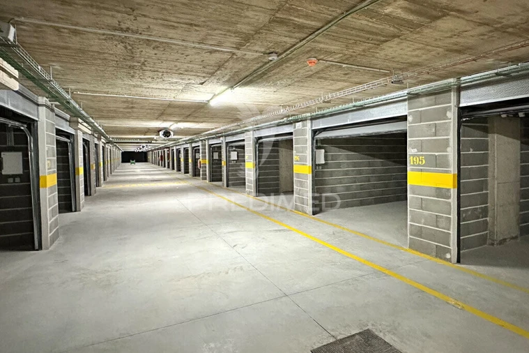 Garagem para Venda em Portimão Foto 13